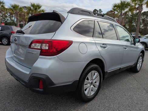 Used 2019 Subaru Outback 2.5i Premium image 4