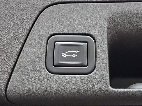 Used 2021 Buick Envision Essence w/ Technology Package I image 30