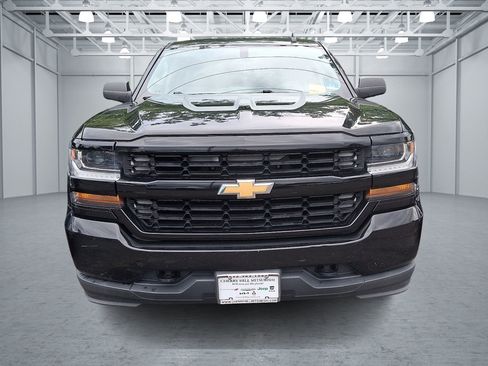 Used 2016 Chevrolet Silverado 1500 Custom w/ Custom Convenience Package AWD/4WD image 2