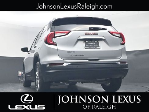 Used 2022 GMC Terrain SLT image 21
