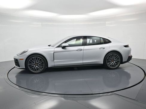 Used 2024 Porsche Panamera 4 image 2