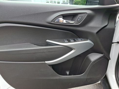 Certified 2025 Chevrolet Trax RS w/ Driver Confidence Package FWD image 13