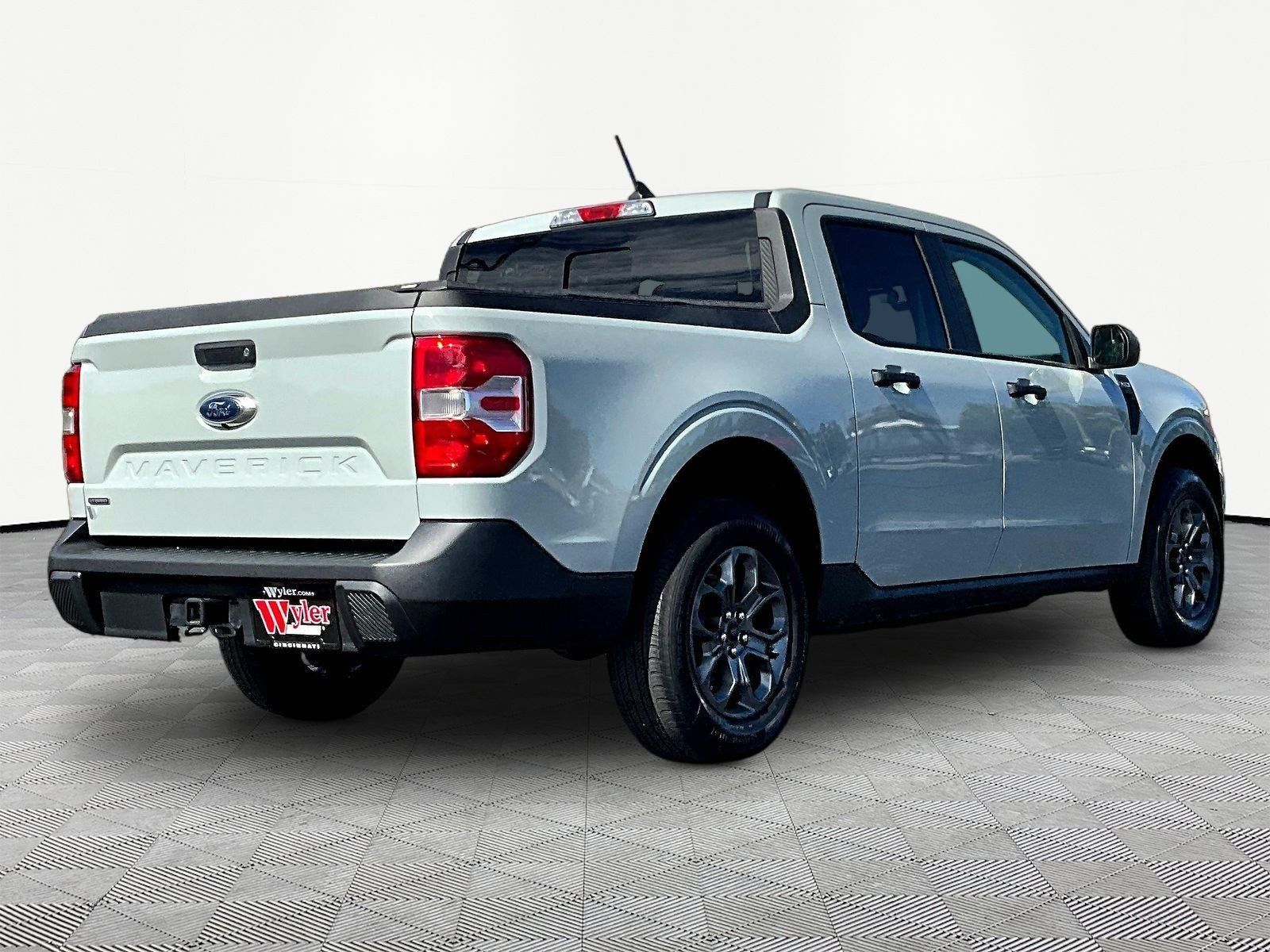 Used 2023 Ford Maverick XLT FWD image 6