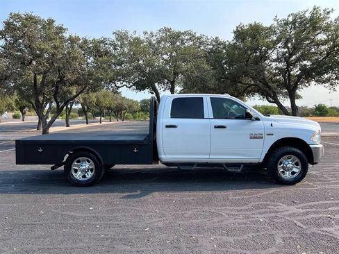 Used 2018 RAM 3500 Tradesman w/ Chrome Appearance Group AWD/4WD image 9