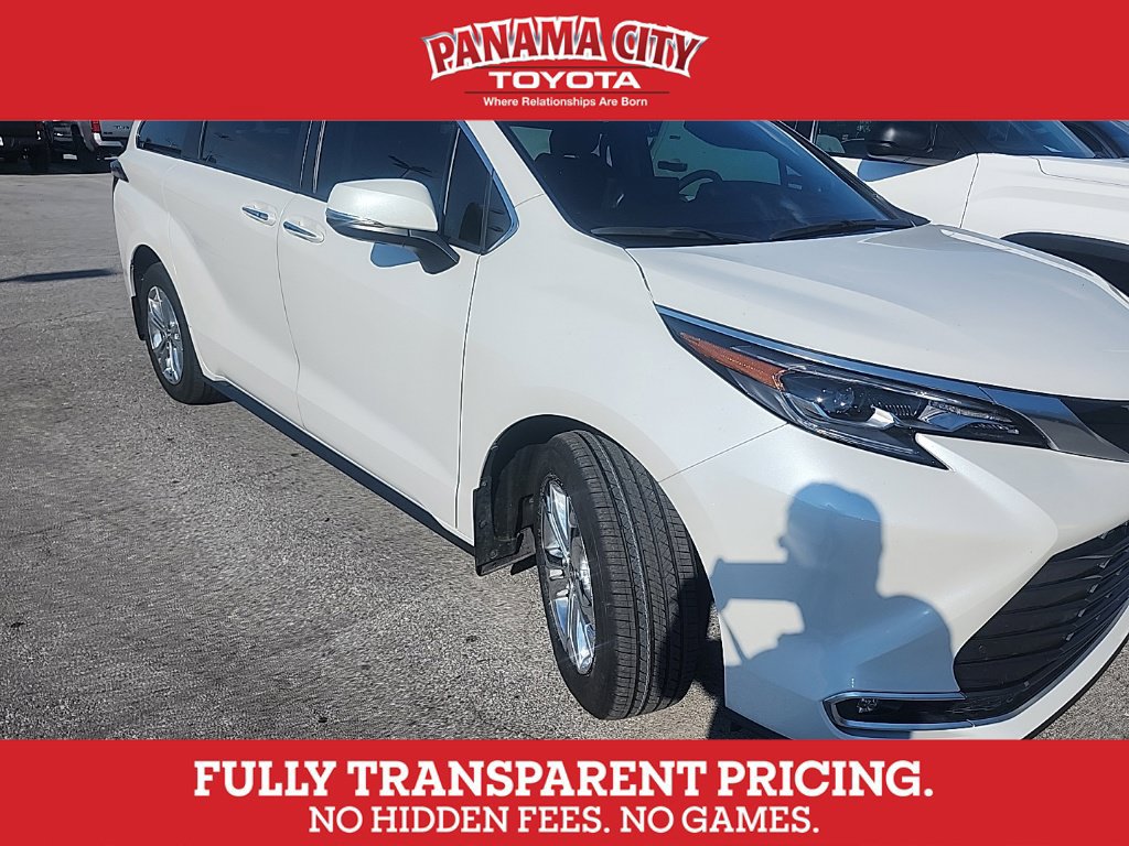 Used 2024 Toyota Sienna Platinum AWD/4WD image 1