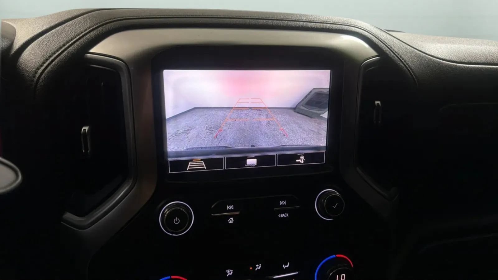 Used 2020 Chevrolet Silverado 1500 LT w/ Texas Edition AWD/4WD image 14