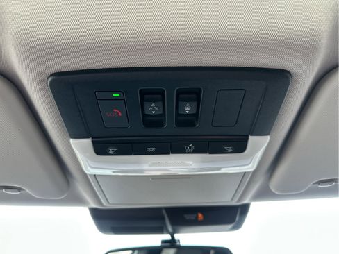 Used 2024 Mitsubishi Outlander SE image 36