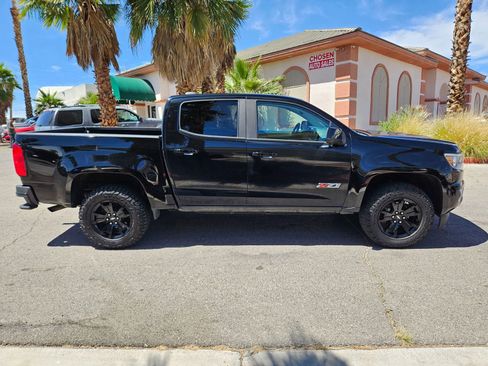 Used 2019 Chevrolet Colorado Z71 w/ Z71 Midnight Edition AWD/4WD image 8