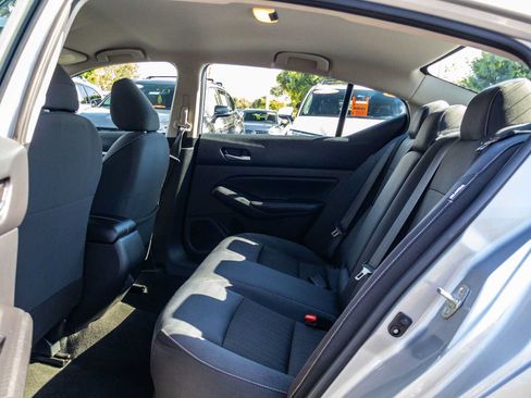 Used 2022 Nissan Altima 2.5 SV FWD image 18