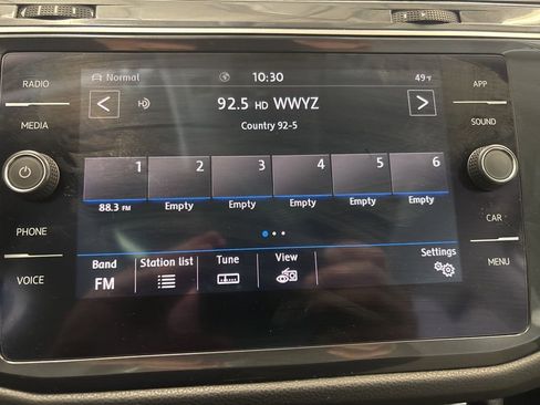 Used 2020 Volkswagen Tiguan SE image 25