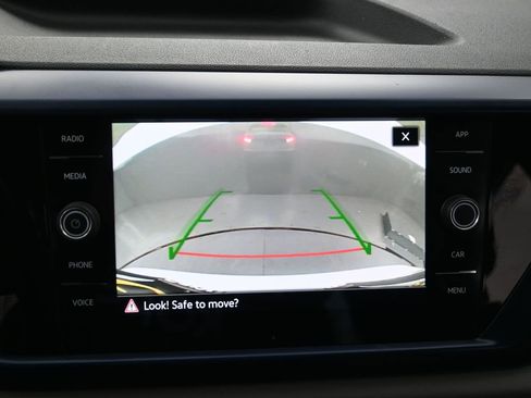 Used 2022 Volkswagen Taos SE image 8