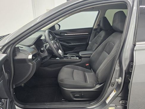 Used 2023 Nissan Altima 2.5 SV FWD image 10