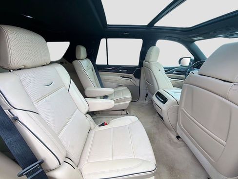 Certified 2024 Cadillac Escalade Premium Luxury AWD/4WD image 29
