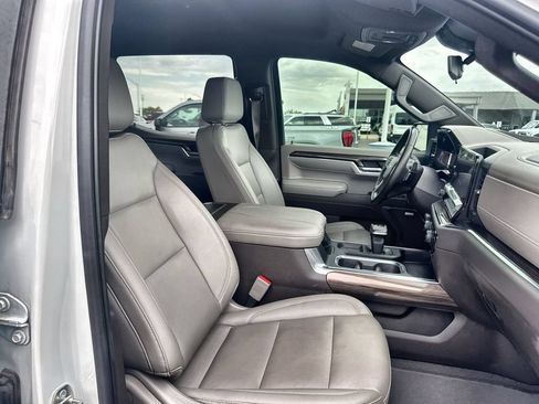 Used 2024 Chevrolet Silverado 1500 LT Trail Boss w/ Convenience Package II AWD/4WD image 30