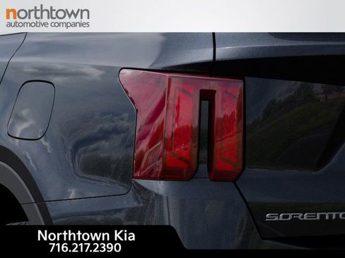 New 2025 Kia Sorento S image 12