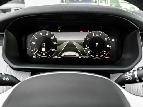 Certified 2025 Land Rover Discovery Dynamic SE AWD/4WD image 17