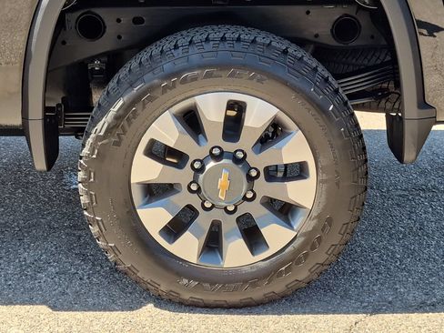 Used 2026 Chevrolet Silverado 2500 Custom AWD/4WD image 9