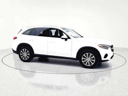 Certified 2025 Mercedes-Benz GLC 300 image 10