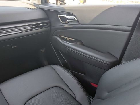Certified 2026 Kia Sportage EX w/ EX Panorama Roof Package FWD image 18