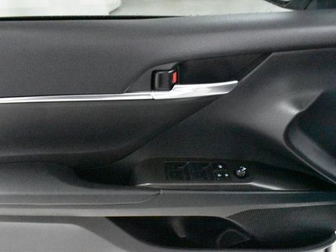 Used 2024 Toyota Camry image 19