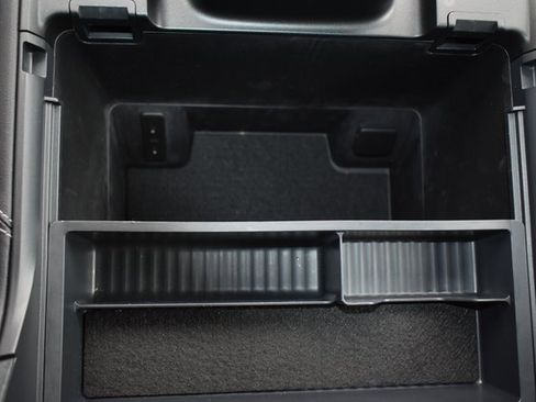 Used 2025 Ford Expedition Platinum w/ Stealth Performance Package image 32