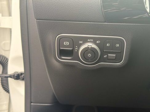 Used 2025 Mercedes-Benz GLA 250 image 21