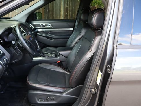Used 2017 Ford Explorer Sport w/ Equipment Group 401A AWD/4WD image 19