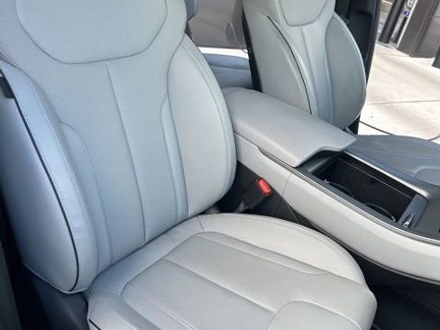 Certified 2024 Hyundai Palisade SEL image 30