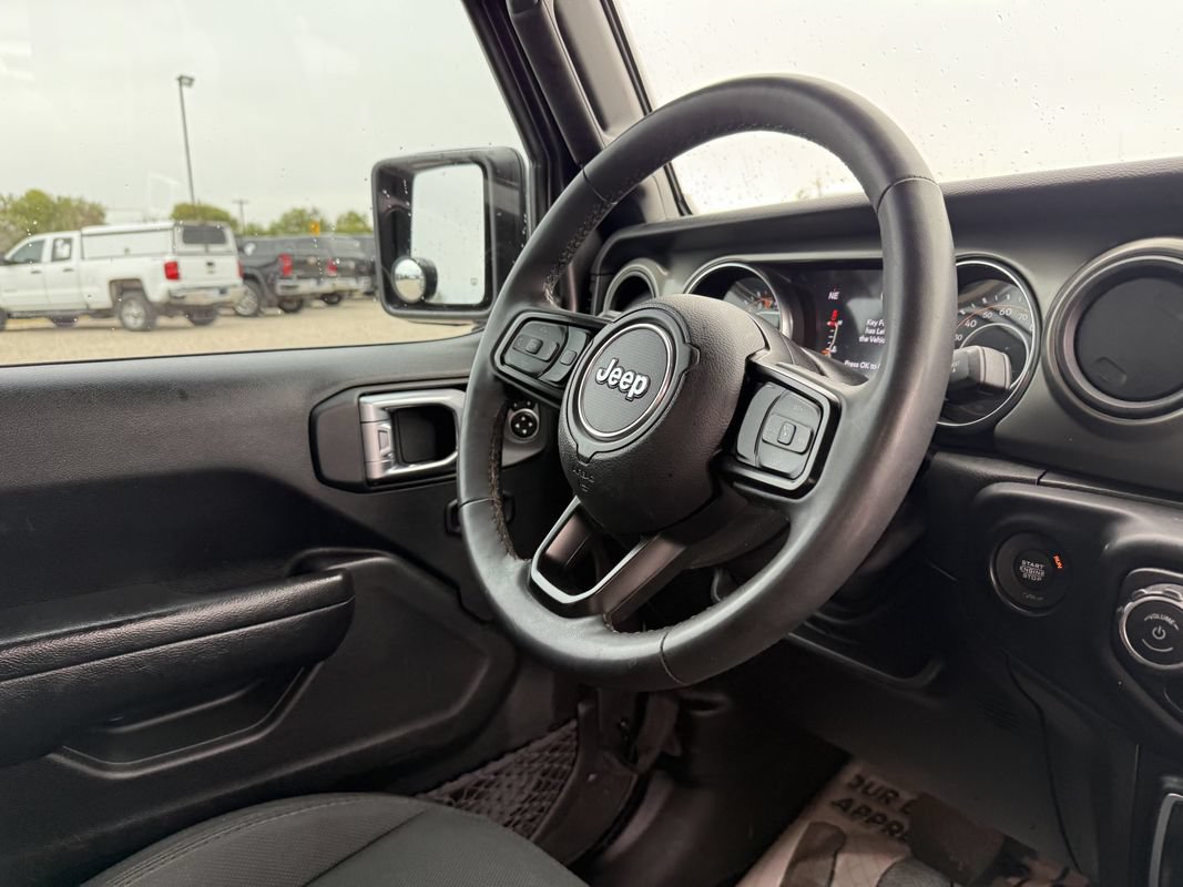 Used 2023 Jeep Gladiator Sport AWD/4WD image 17