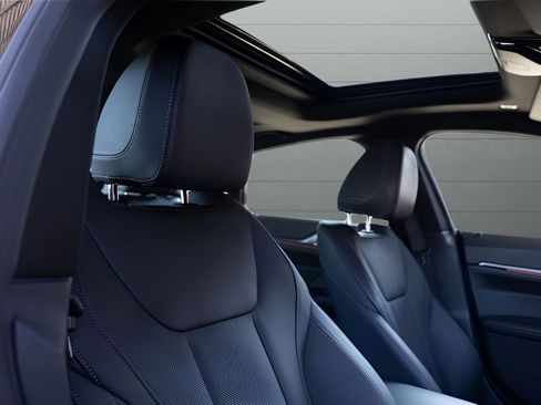 Used 2025 BMW 430i xDrive w/ M Sport Package image 79