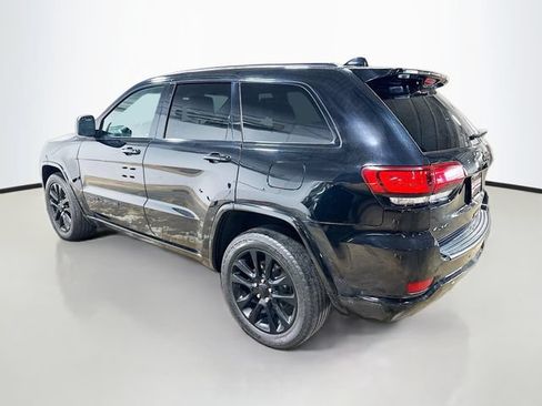 Used 2019 Jeep Grand Cherokee Altitude AWD/4WD image 7