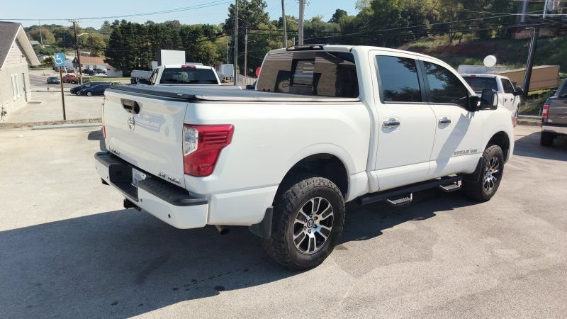 Used 2020 Nissan Titan SV w/ SV Convenience Package AWD/4WD image 5