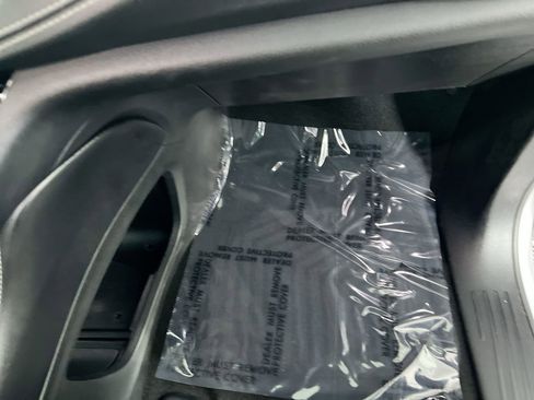 Used 2022 Chrysler Pacifica Limited w/ Uconnect Theater Family Group FWD image 30