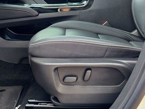 Used 2023 Buick Envision Essence image 22