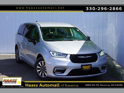 Used 2024 Chrysler Pacifica Limited