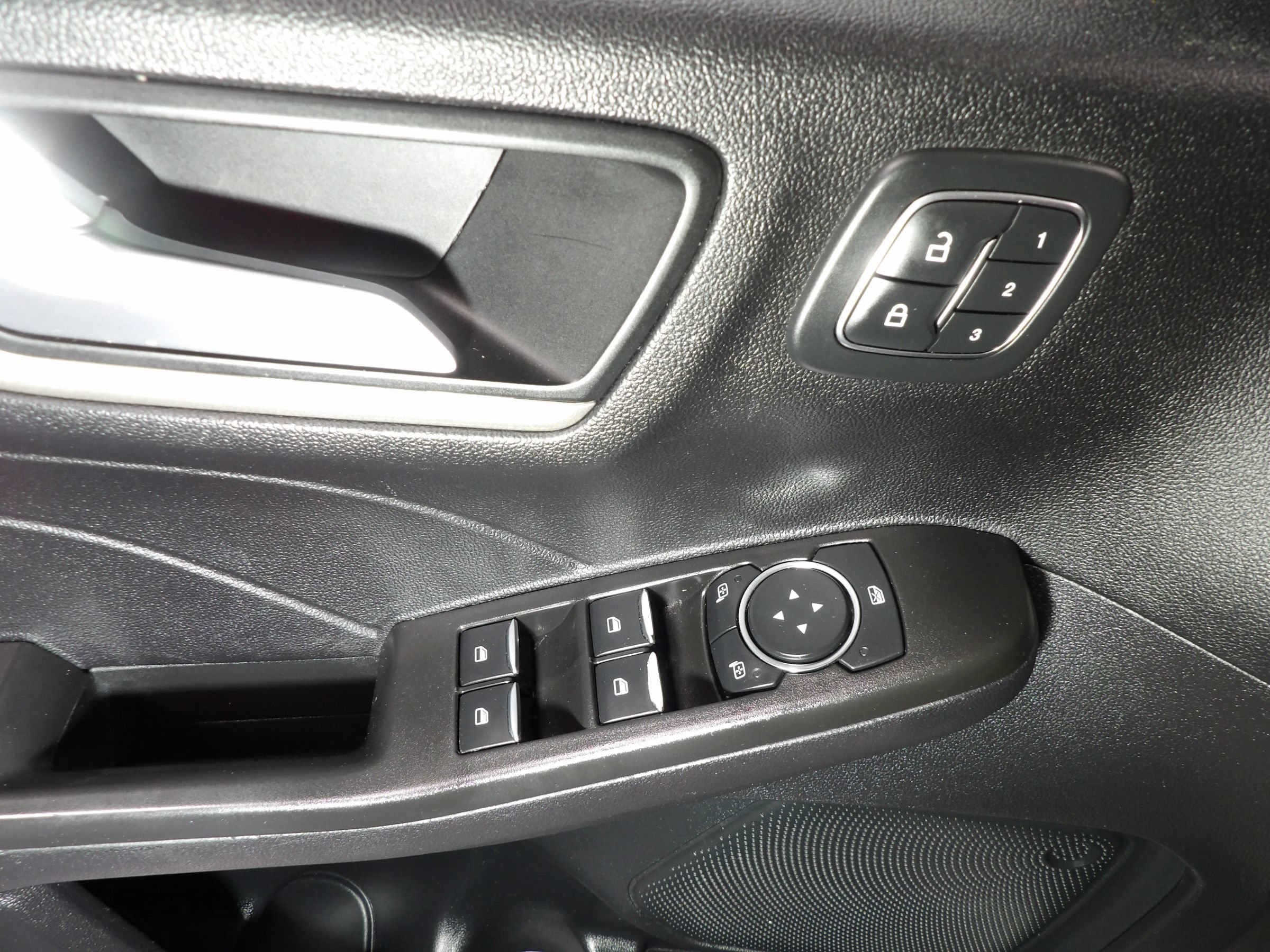 Used 2021 Ford Escape SEL w/ Technology Package AWD/4WD image 8