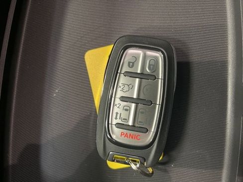 New 2025 Chrysler Pacifica Select image 8