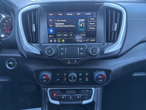 Certified 2022 GMC Terrain SLT w/ Tech Package AWD/4WD image 24
