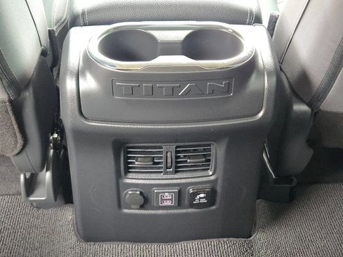 Used 2024 Nissan Titan SV w/ SV Convenience Package RWD image 23
