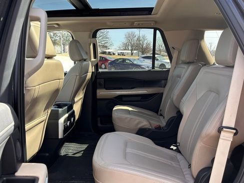 Used 2023 Ford Expedition Limited image 14