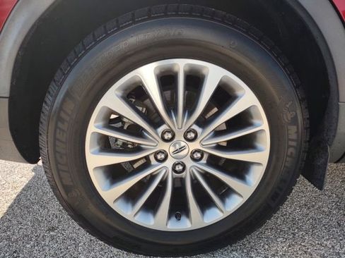 Used 2016 Lincoln MKX Select w/ Select Plus Package AWD/4WD image 25