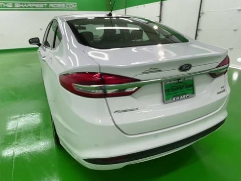 Used 2018 Ford Fusion SE FWD image 7