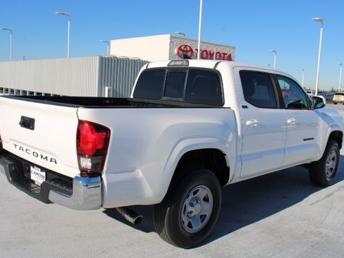 Used 2019 Toyota Tacoma SR5 image 3