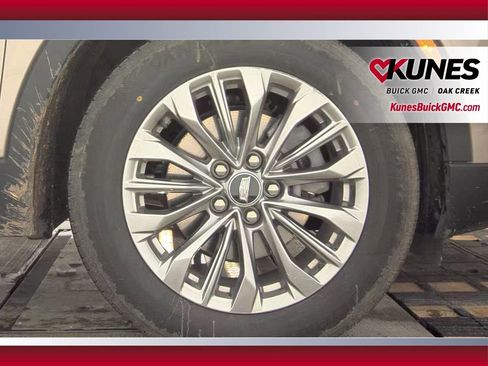 Used 2025 Cadillac XT4 Premium Luxury image 10