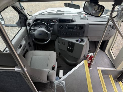 Used 2016 Ford E-450 and Econoline 450 Super Duty w/ Shuttle Bus Prep Package RWD image 22