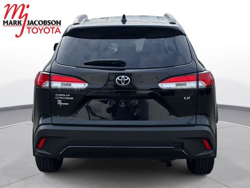 Used 2024 Toyota Corolla Cross LE image 11