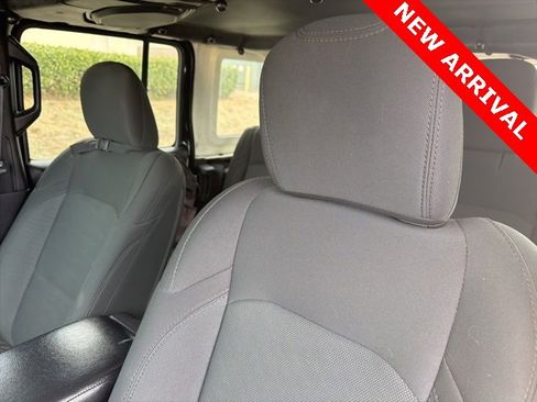Used 2018 Jeep Wrangler Unlimited Sport S image 12