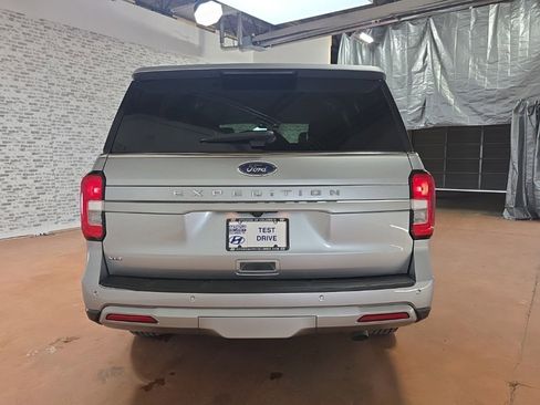 Used 2024 Ford Expedition XLT image 5