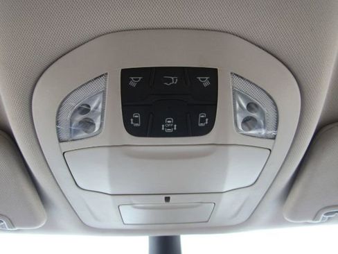 Used 2024 Chrysler Pacifica Touring-L image 56