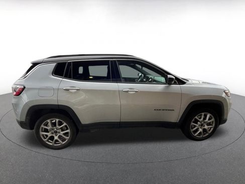 Used 2025 Jeep Compass Limited image 8